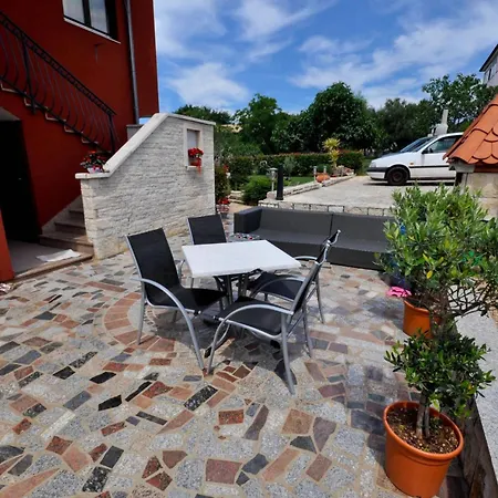 Jurica 4 By Interhome