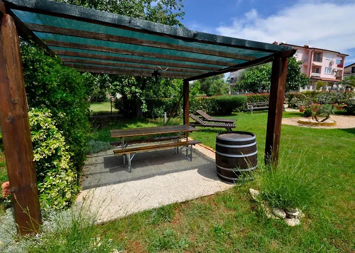 Jurica 4 Mit Terrasse By Interhome Lägenhet *